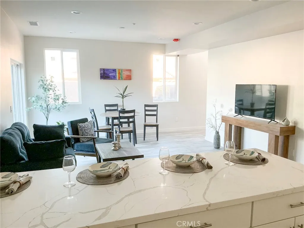 33040 Rancho Vista Drive, Cathedral City, CA 92234 - Photo 5 of 10, Cathedral City, CA