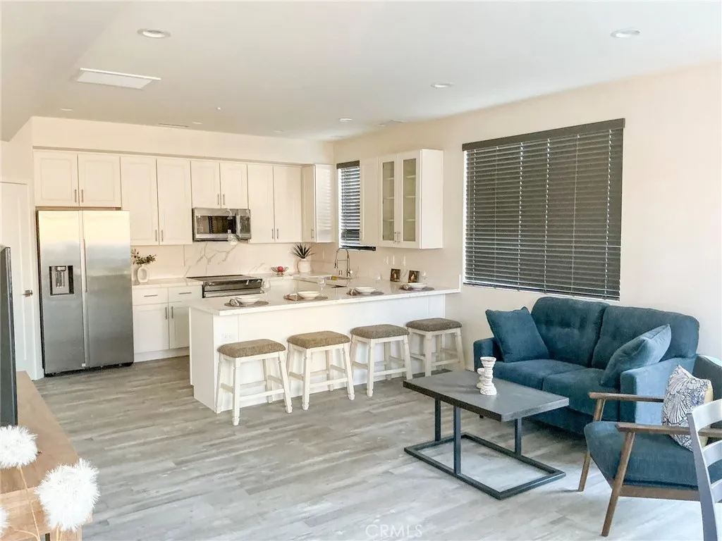 33040 Rancho Vista Drive, Cathedral City, CA 92234 - Photo 4 of 10, Cathedral City, CA