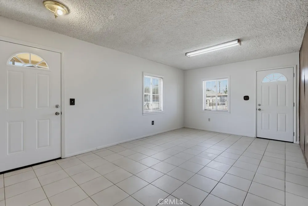 21802 Elaine, Hawaiian Gardens, CA 90716 - Photo 5 of 20, Hawaiian Gardens, CA