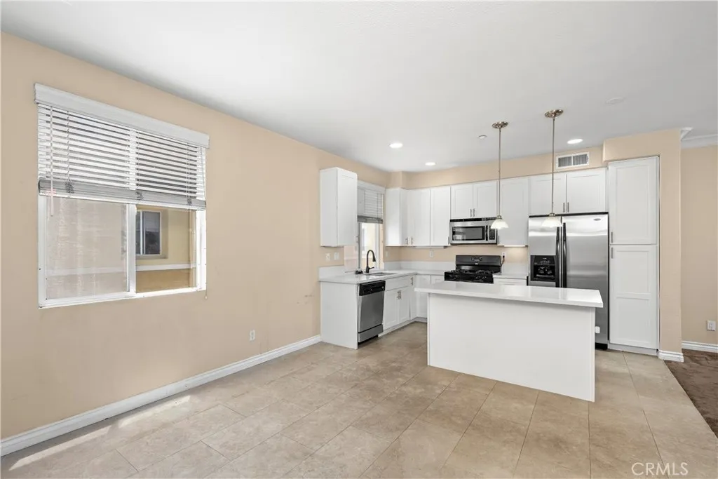 Photo #8: SW26143755 Listing: Photo #8