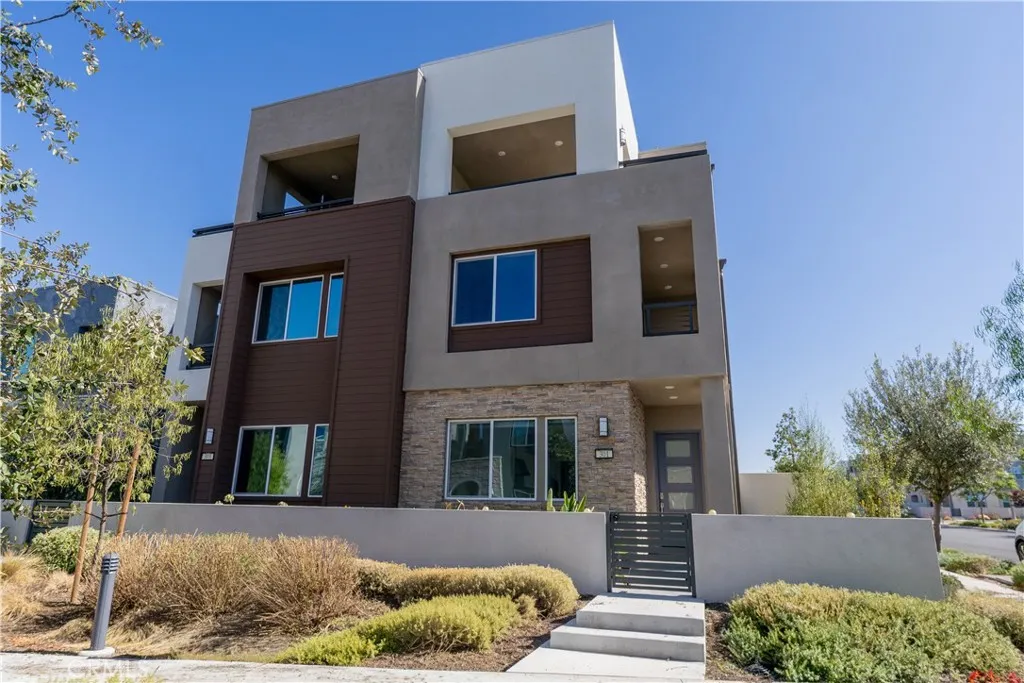 301 Baluster, Irvine, CA 92618 - Main photo, Irvine, CA