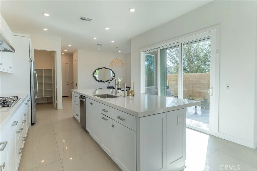 301 Baluster, Irvine, CA 92618 - Photo 4 of 32, Irvine, CA
