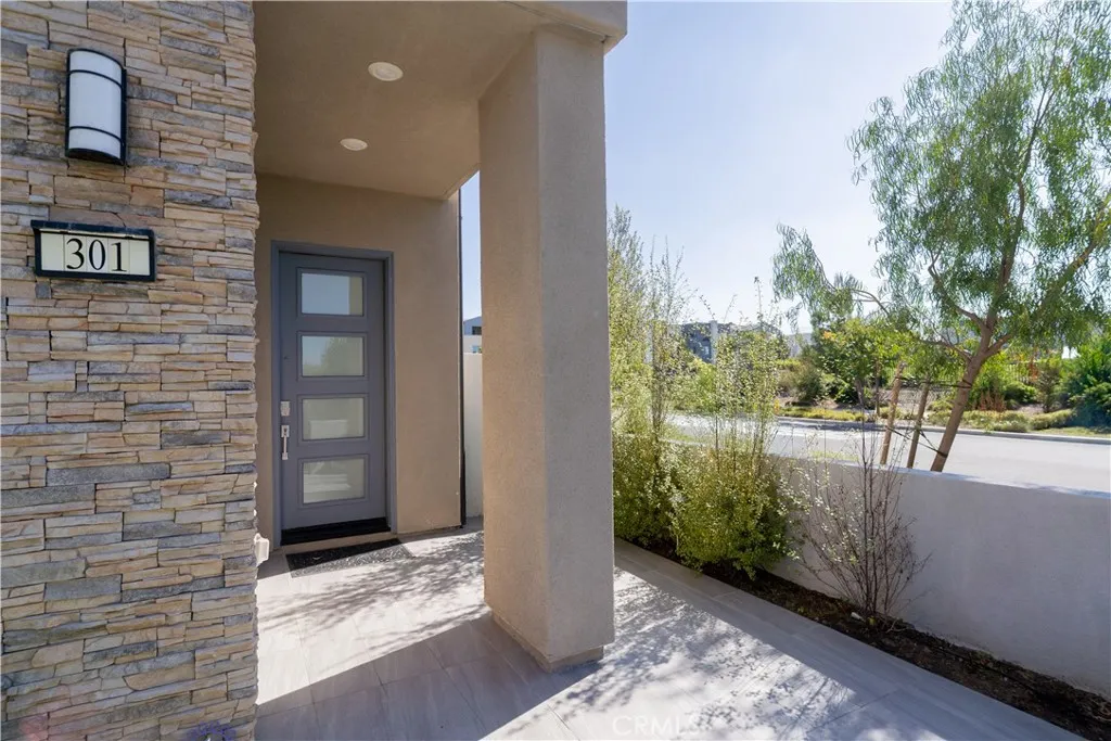 301 Baluster, Irvine, CA 92618 - Photo 2 of 32, Irvine, CA
