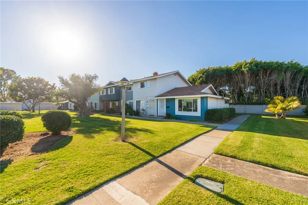 19760 Kingswood, Huntington Beach, CA 92646 - Photo 4 of 41, Huntington Beach, CA