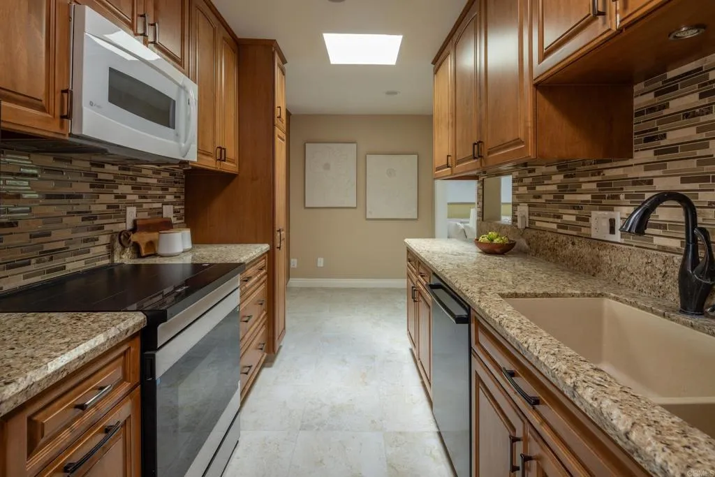 13108 Standish Drive, Poway, CA 92064 - Photo 4 of 21, Poway, CA