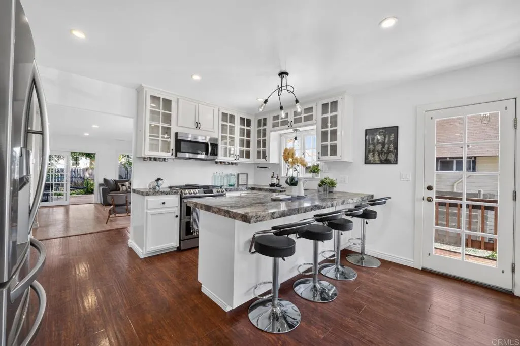 https://cdn.realtyfeed.com/cdn/127/306762823/2e54a08a8dbd4bd0021386e3ab38b3e3.webp