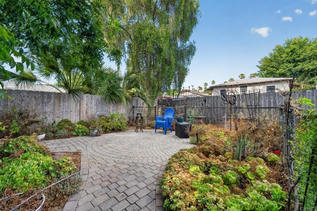 https://cdn.realtyfeed.com/cdn/127/306762823/733bd0ae792f726890d67f819a97fab4.webp
