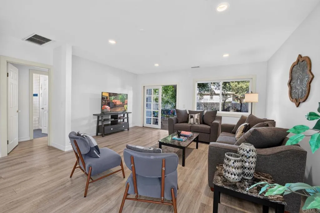 https://cdn.realtyfeed.com/cdn/127/306762823/b5df3601c9612e458c0bdbcb722971d1.webp