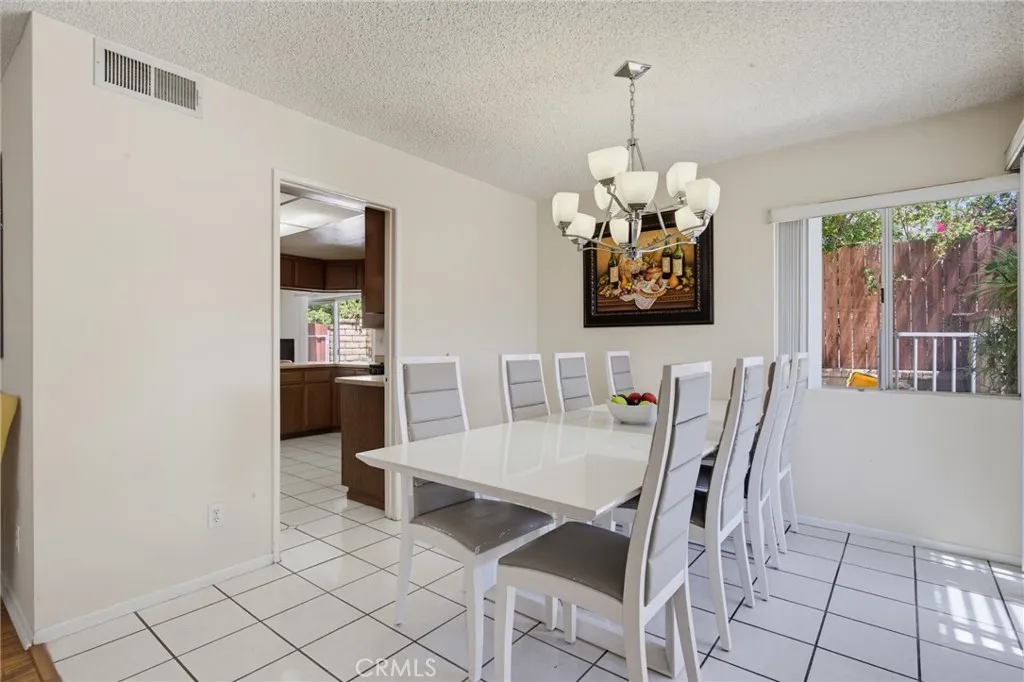 28948 Marilyn Drive, Canyon Country, CA 91387 - Photo 5 of 23, Canyon Country, CA