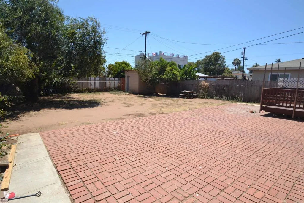 https://cdn.realtyfeed.com/cdn/127/306762875/239eeda5168f85e6c29570d974da59c4.webp