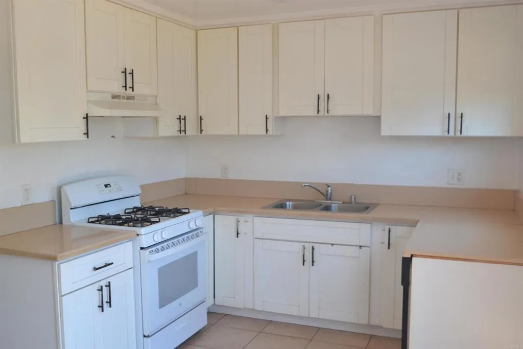 521 Dahlia Ave, Imperial Beach, CA 91932 - Photo 3 of 14, Imperial Beach, CA