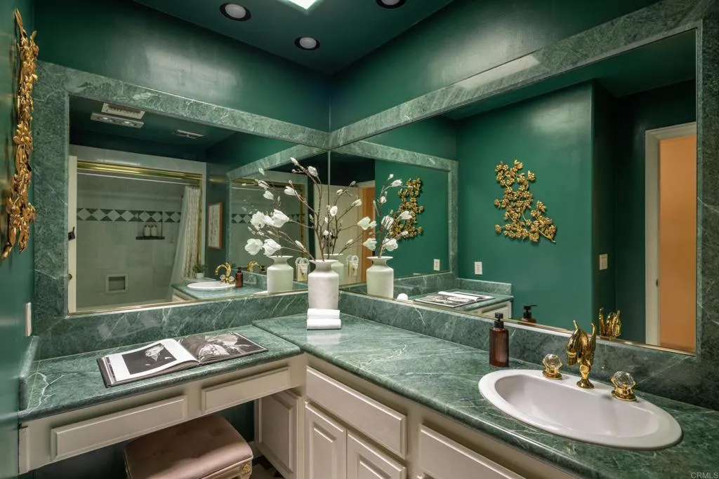 https://cdn.realtyfeed.com/cdn/127/306762876/8fb091b4614f8d283f1689fa50ae3fae.webp