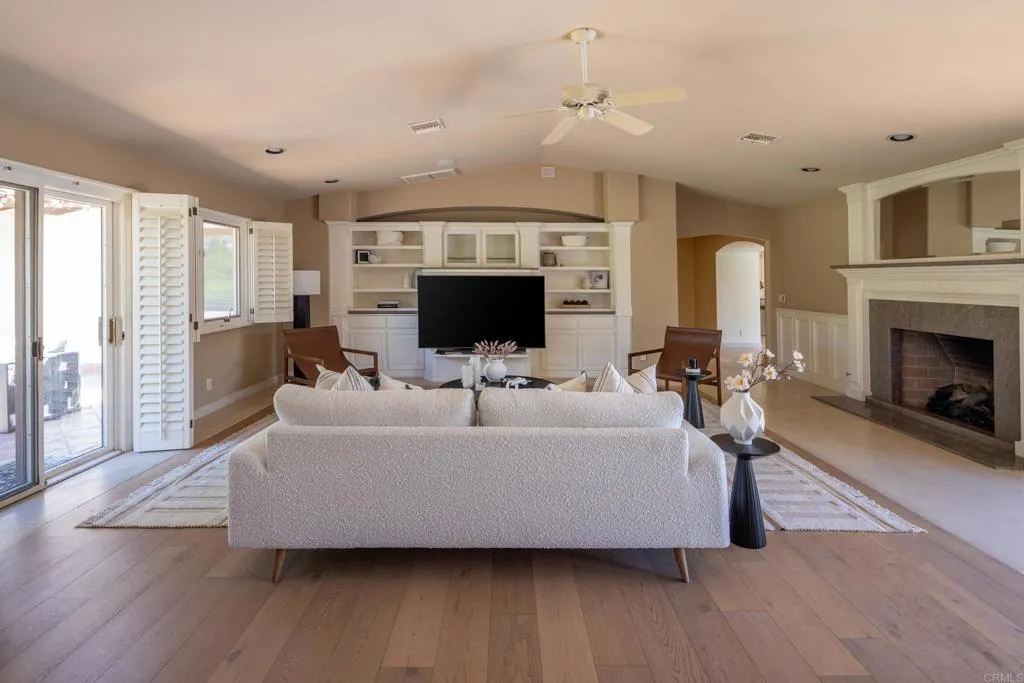 https://cdn.realtyfeed.com/cdn/127/306762876/f44f1b665fbe2a2fcb46e2169fa5251d.webp