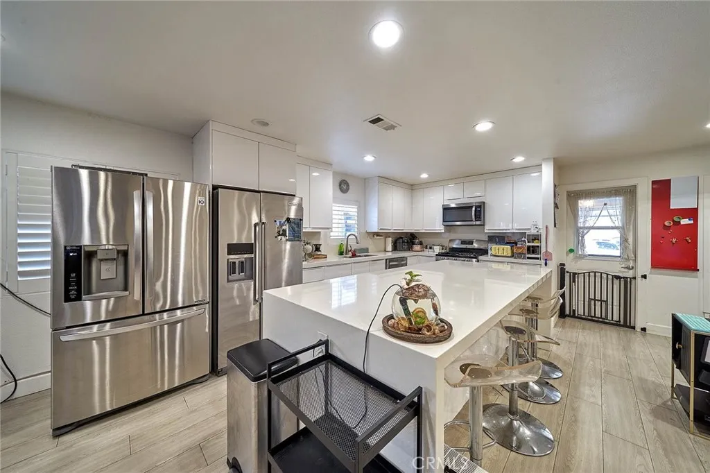 2513 W Mall Place, Anaheim, CA 92804 - Photo 4 of 22, Anaheim, CA