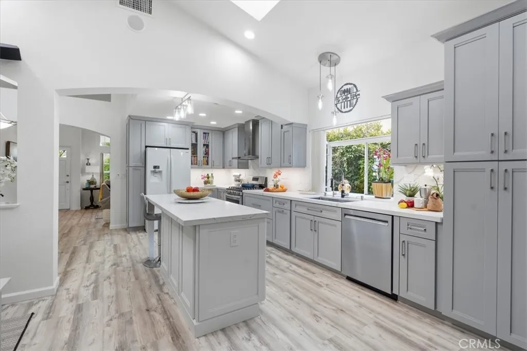 23515 Meriden, Valencia, CA 91354 - Main photo, Valencia, CA