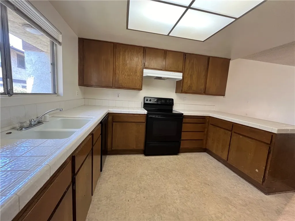 320 W Mountain View Unit B, Glendora, CA 91741 - Photo 4 of 12, Glendora, CA