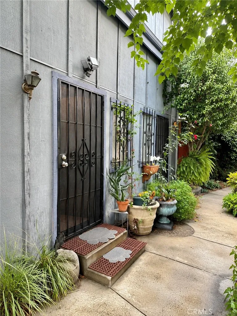 9346 Van Nuys Boulevard Unit 4, Panorama City, CA 91402 - Main photo, Panorama City, CA