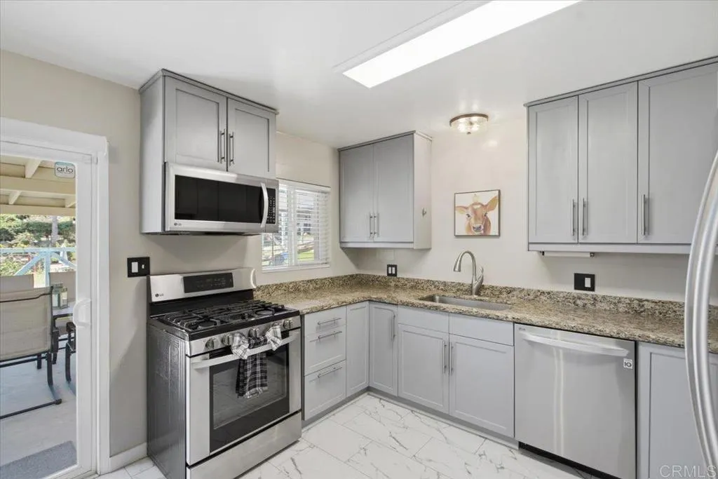 https://cdn.realtyfeed.com/cdn/127/306762965/372d1032b9ecdbea71cf0d1f03e35ce9.webp