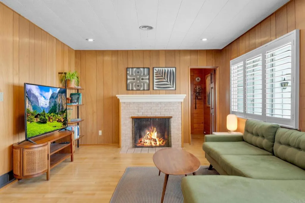 https://cdn.realtyfeed.com/cdn/127/306762974/032e5d58889e2c125b3850a95b77d257.webp