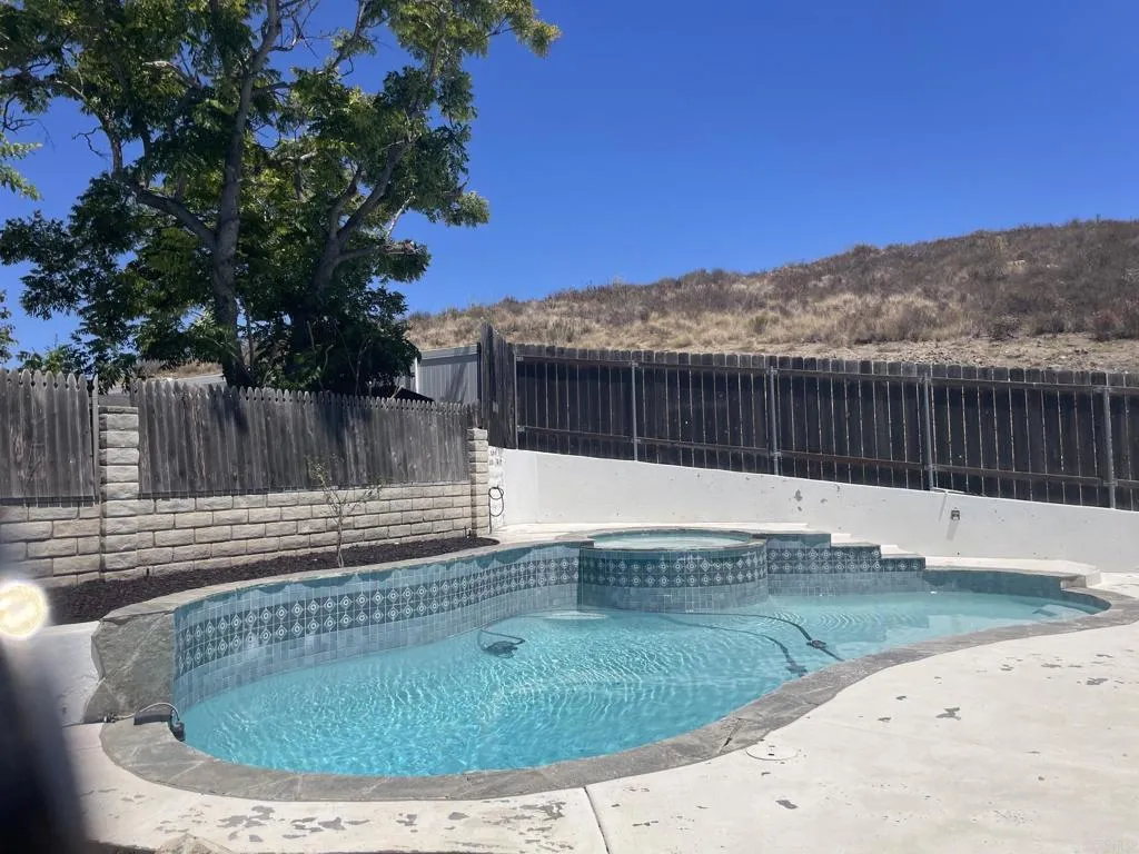 https://cdn.realtyfeed.com/cdn/127/306763052/92c7de11ebcf2cce419aa6b0a1dae346.webp