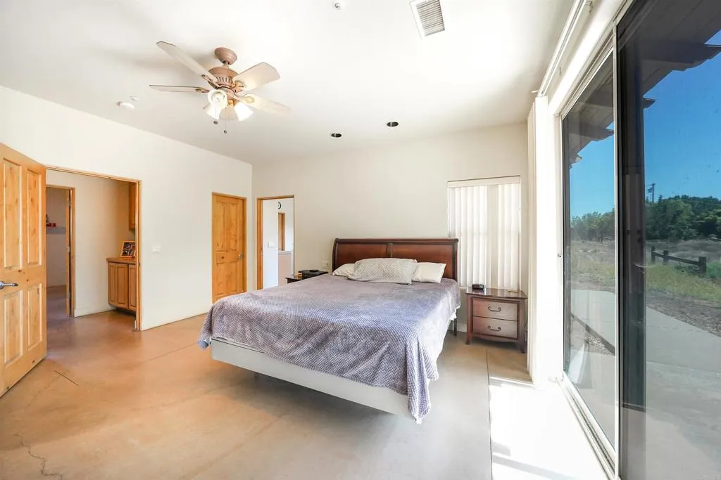 https://cdn.realtyfeed.com/cdn/127/306763056/01fcddab4d95e9c3b35bdb9aab9d25c0.webp