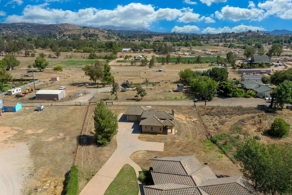 https://cdn.realtyfeed.com/cdn/127/306763056/0c081a427b021e3f7de607723ca8db92.webp