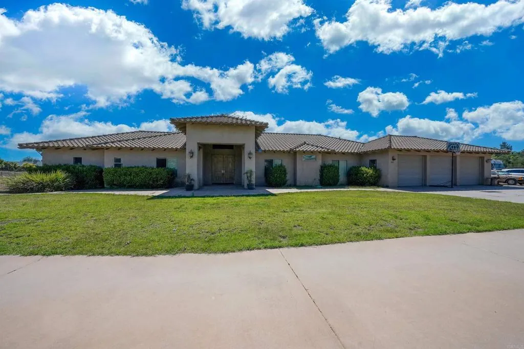 https://cdn.realtyfeed.com/cdn/127/306763056/1009cf25d92bbb2f4cb953d2eff689fc.webp