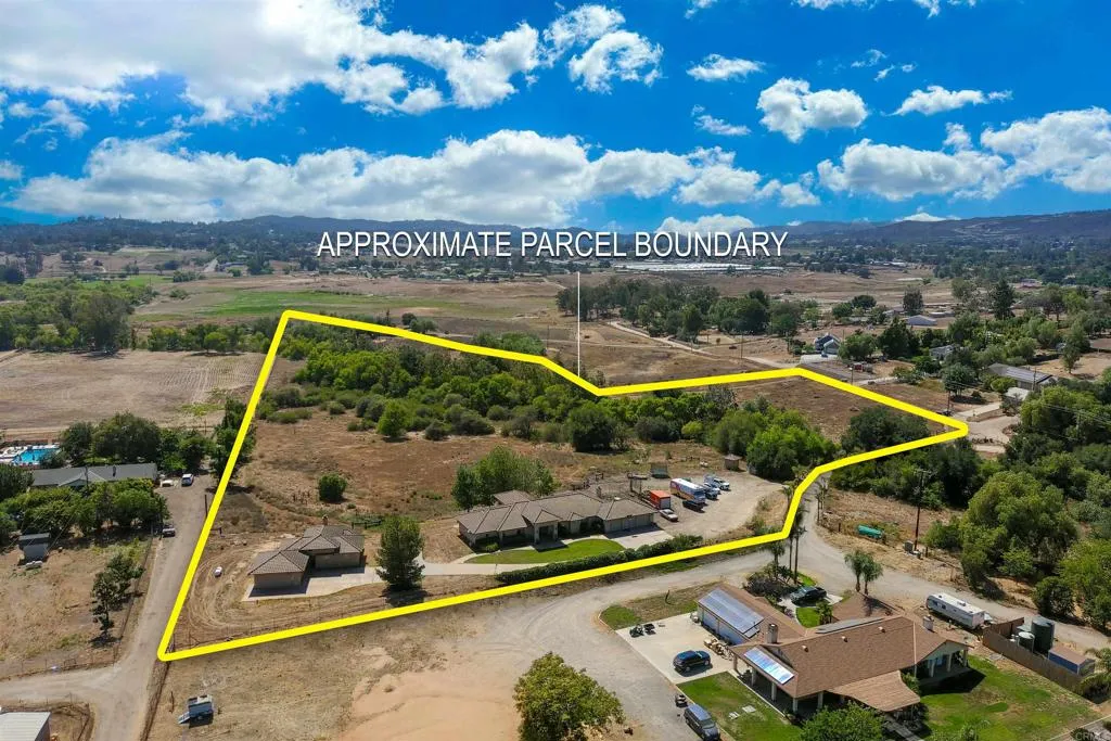 https://cdn.realtyfeed.com/cdn/127/306763056/233094db82a9c0895049668354c3958b.webp