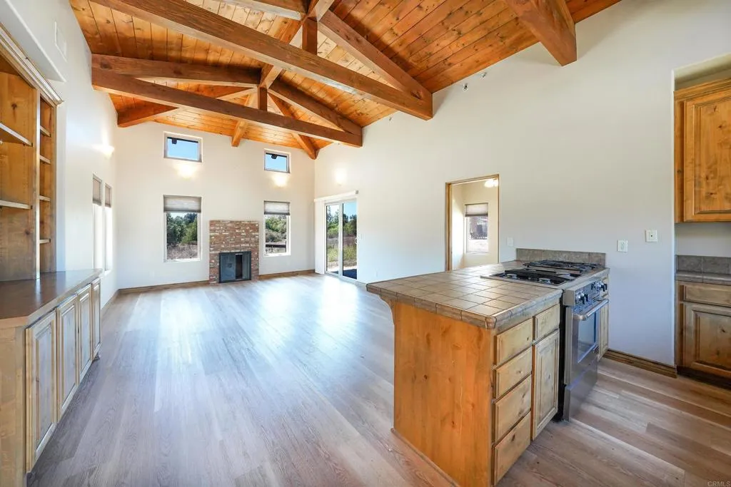 https://cdn.realtyfeed.com/cdn/127/306763056/3641e24393fee7c11dbeb2457fb99e67.webp