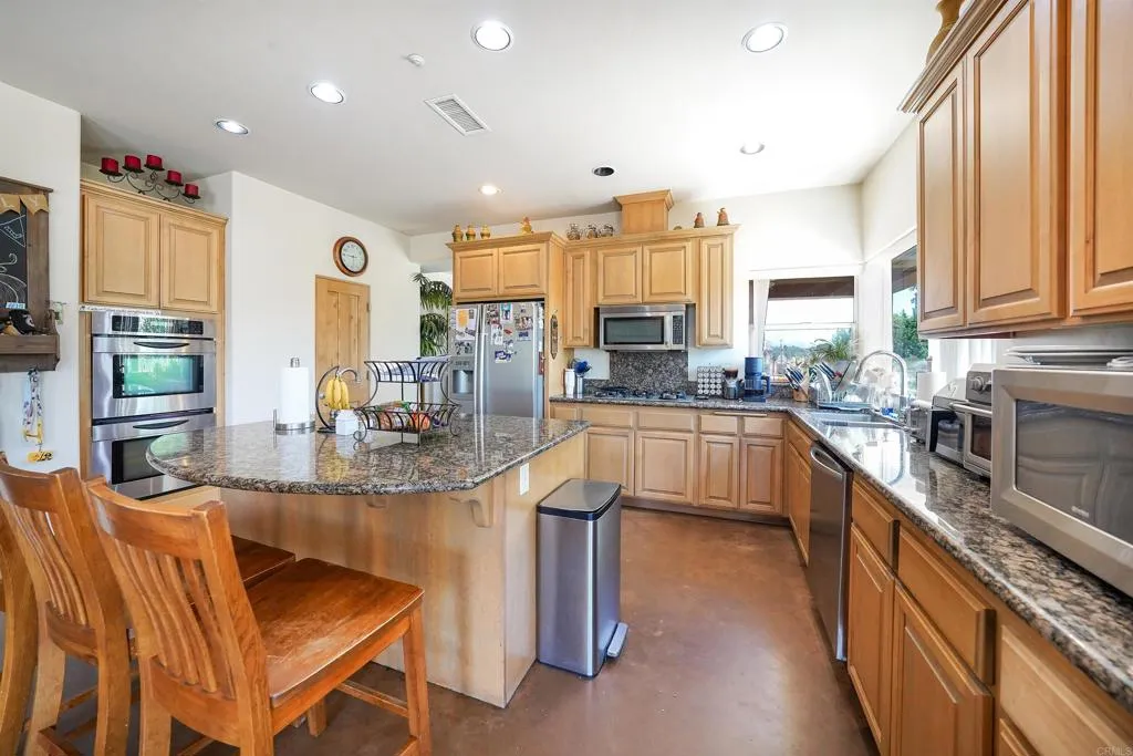 https://cdn.realtyfeed.com/cdn/127/306763056/3cf72d6e6db2941ca6878efae8d674b5.webp
