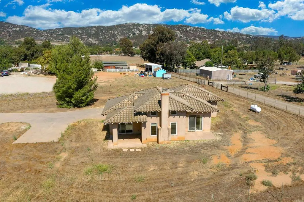 https://cdn.realtyfeed.com/cdn/127/306763056/4297f5025a0562b94f24737b0be9a12f.webp
