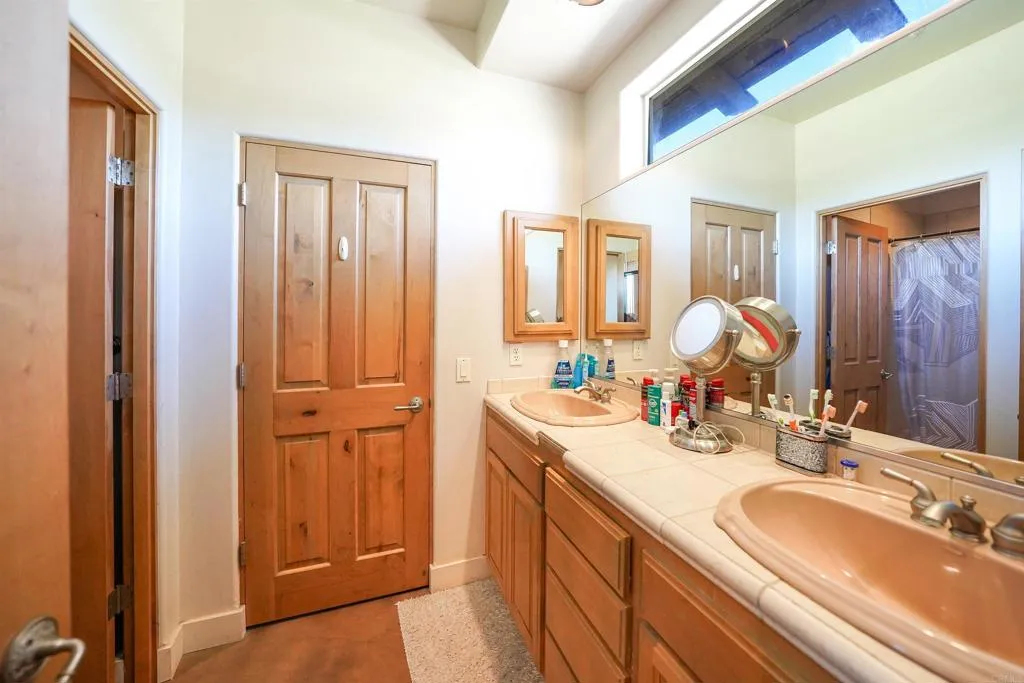 https://cdn.realtyfeed.com/cdn/127/306763056/489cced5804713eba5d550faa4fa5d58.webp