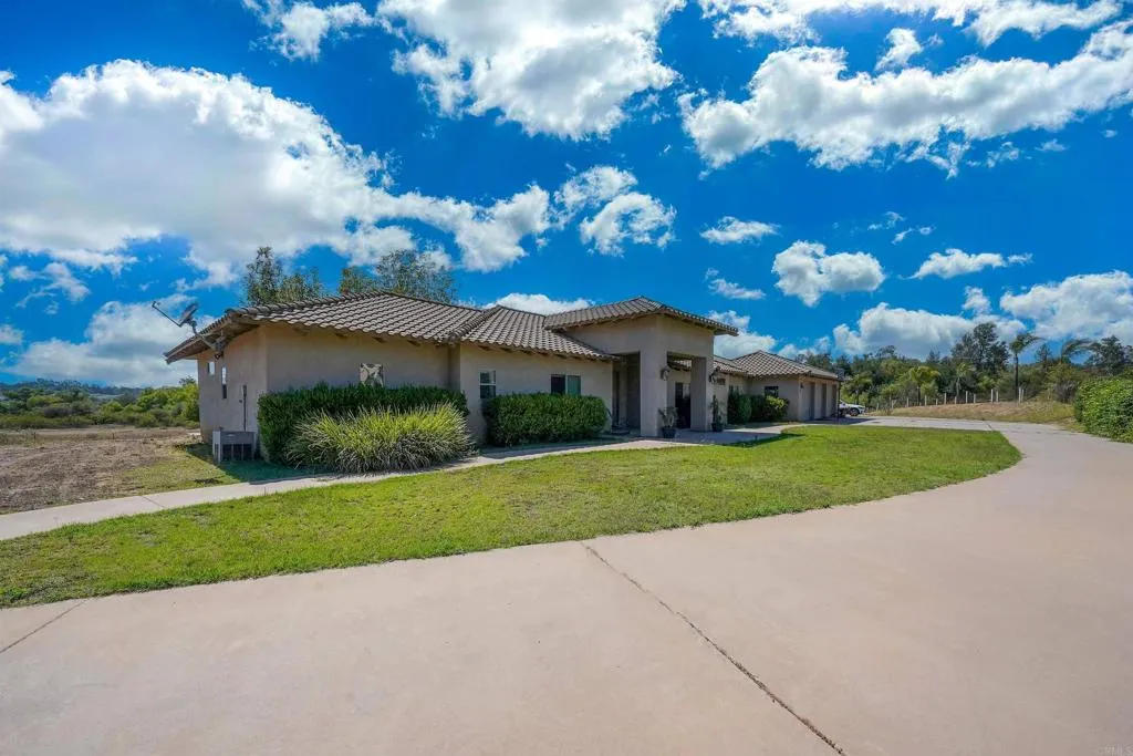 https://cdn.realtyfeed.com/cdn/127/306763056/84f444884a927862dab18d3b3a62bc39.webp