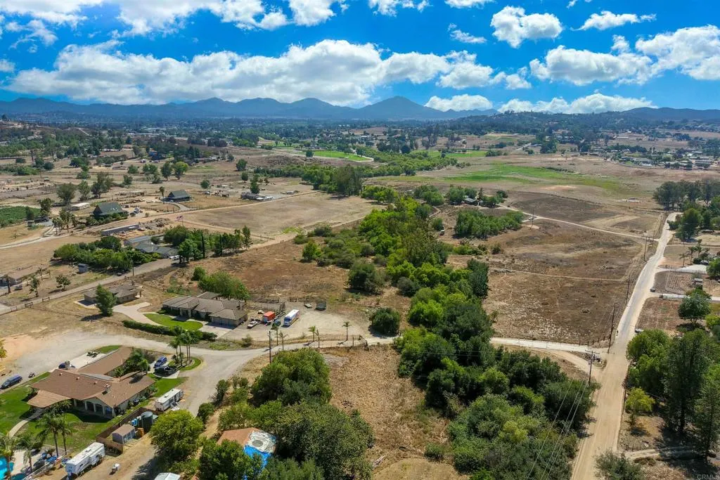 https://cdn.realtyfeed.com/cdn/127/306763056/85ebf5fb662335dba98991a0d69da920.webp
