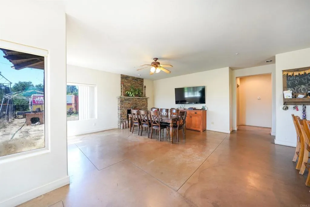 https://cdn.realtyfeed.com/cdn/127/306763056/a3a71e1f666c5d0c524f5ef5848fe2f7.webp
