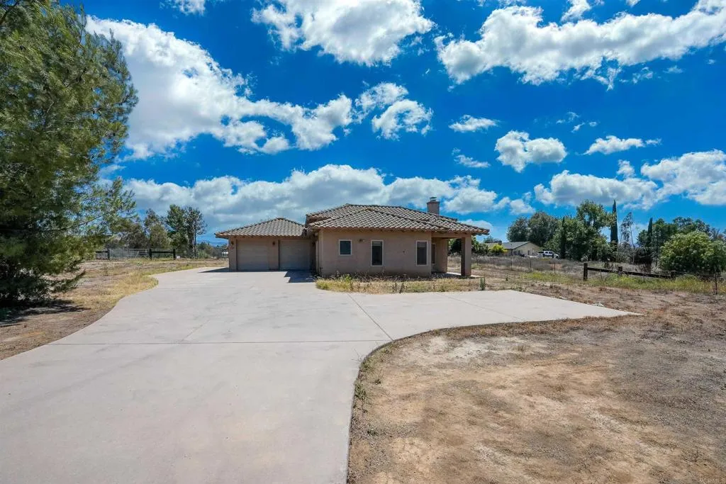 https://cdn.realtyfeed.com/cdn/127/306763056/ac7d46c5d784b05ac26f4c2e3c622485.webp