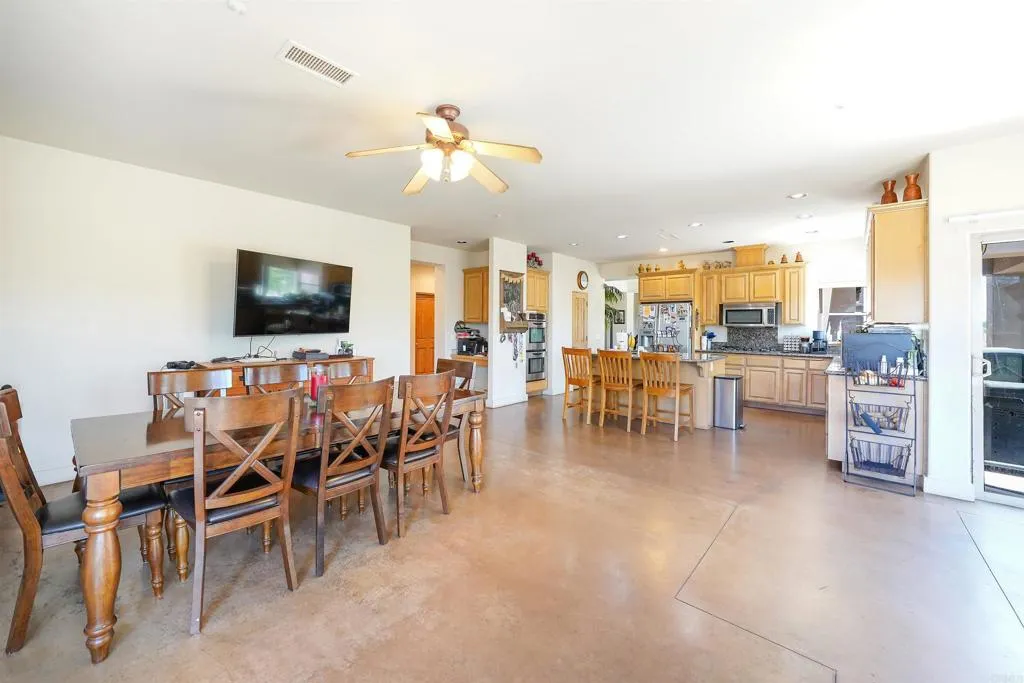 https://cdn.realtyfeed.com/cdn/127/306763056/b1459e1f5c153cffa4718cfe66693647.webp