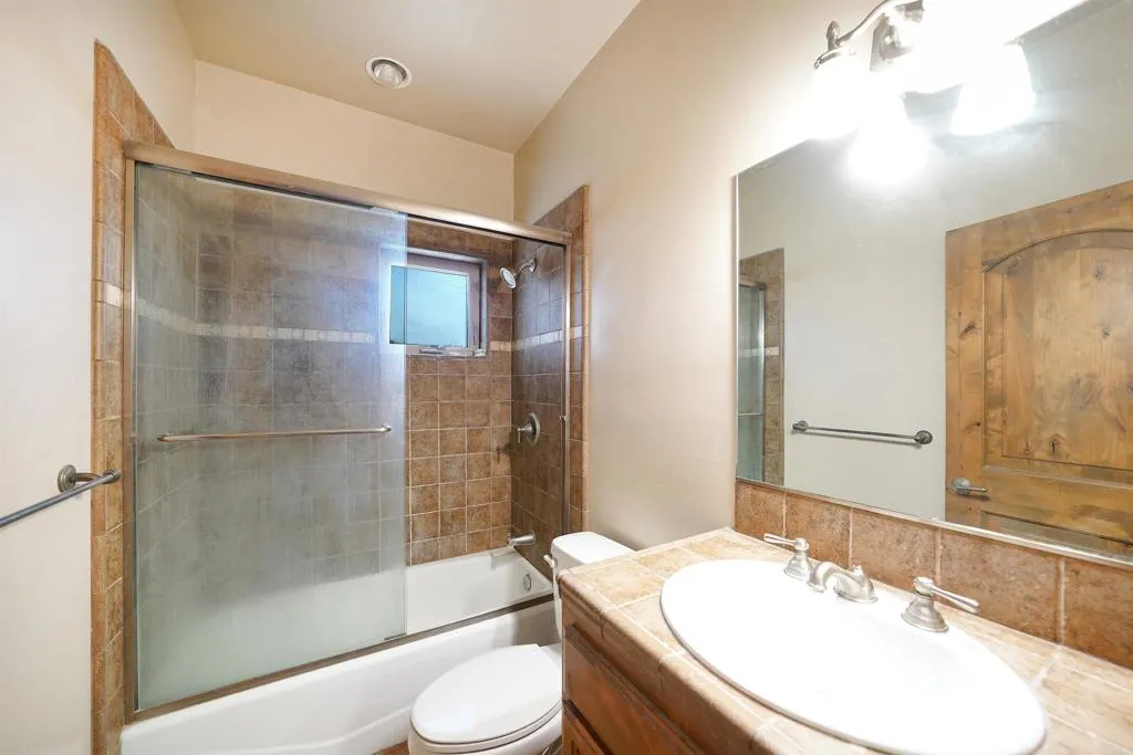 https://cdn.realtyfeed.com/cdn/127/306763056/b4261510a9bbec0322bb84611c376dda.webp