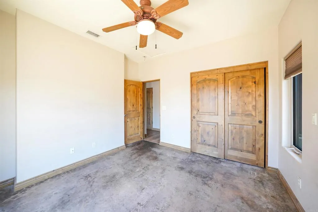 https://cdn.realtyfeed.com/cdn/127/306763056/fd2c8ae9f88e3c30c45d525c4b32b3ee.webp
