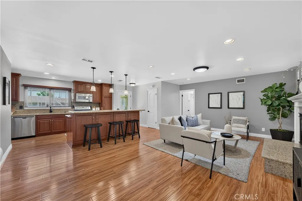 11331 Reagan, Los Alamitos, CA 90720 - Photo 4 of 34, Los Alamitos, CA