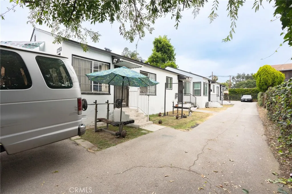 1758 Lincoln Avenue, Pasadena, CA 91103 - Photo 4 of 9, Pasadena, CA