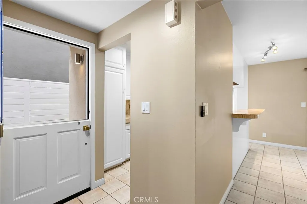 214 20th Street Unit B, Newport Beach, CA 92663 - Photo 4 of 31, Newport Beach, CA