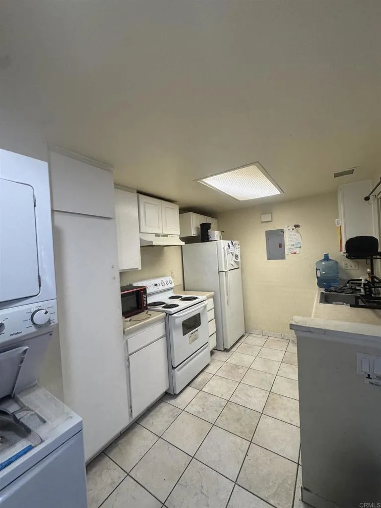 https://cdn.realtyfeed.com/cdn/127/306763134/d82be2b3f8da119d98a44806fbe67c70.webp