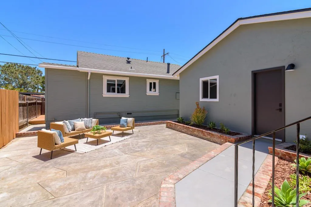 https://cdn.realtyfeed.com/cdn/127/306763178/f40aab1192bfc419153baaa752812a1d.webp