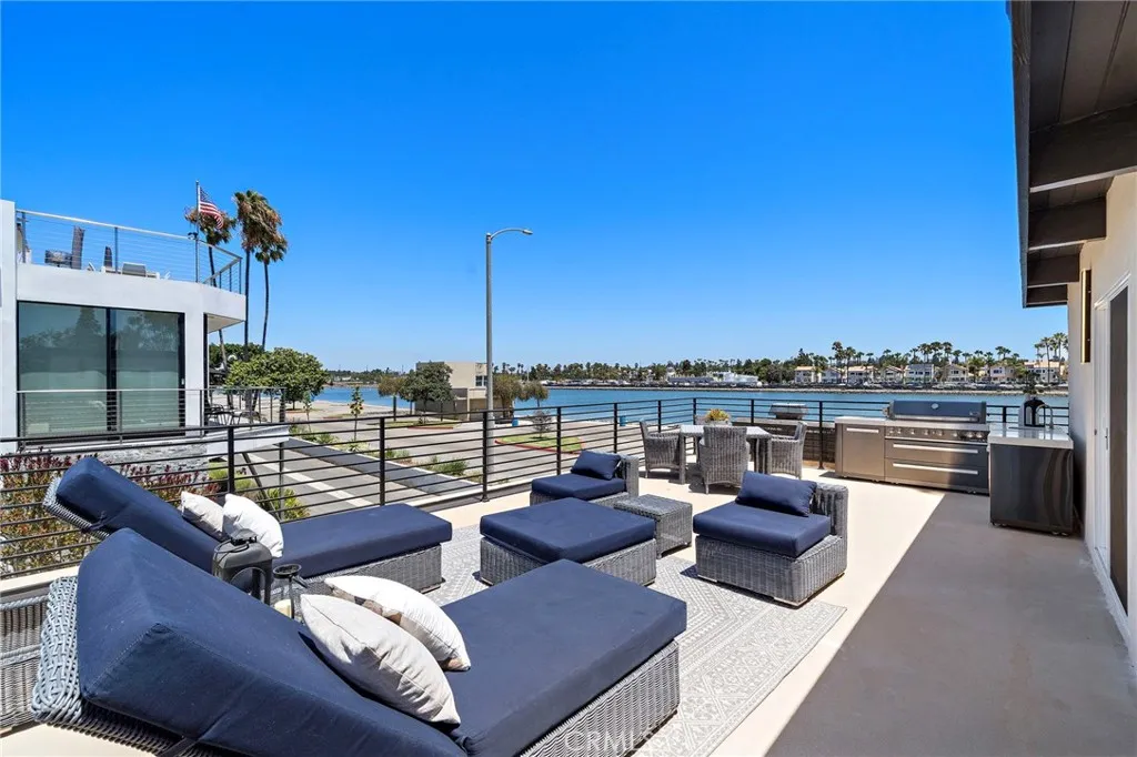 339 La Verne, Long Beach, CA 90803 - Main photo, Long Beach, CA
