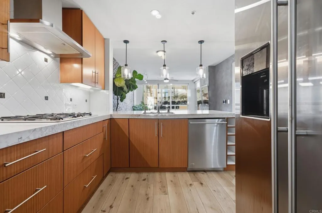 https://cdn.realtyfeed.com/cdn/127/306763183/92b9bbc1a3073bbaf6595b5b5e64d5e9.webp