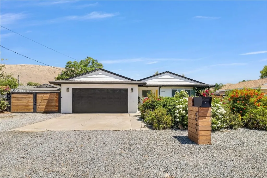 9977 Granite Hill, Jurupa Valley, CA 92509 - Photo 2 of 28, Jurupa Valley, CA