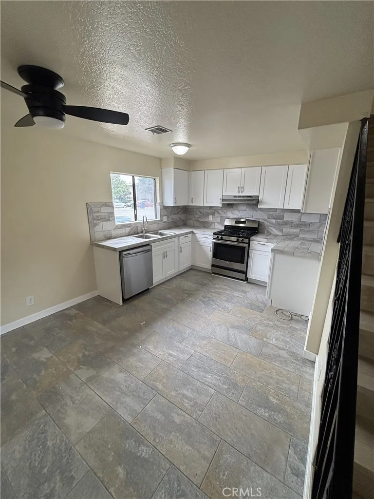 9229 Stewart And Gray Road Unit A, Downey, CA 90241 - Photo 4 of 26, Downey, CA