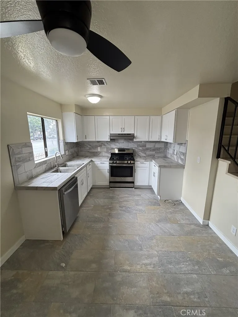 9229 Stewart And Gray Road Unit A, Downey, CA 90241 - Photo 5 of 26, Downey, CA