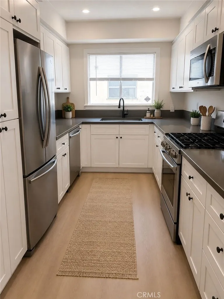 5334 Vantage Unit 3, Valley Village, CA 91607 - Photo 2 of 4, Valley Village, CA